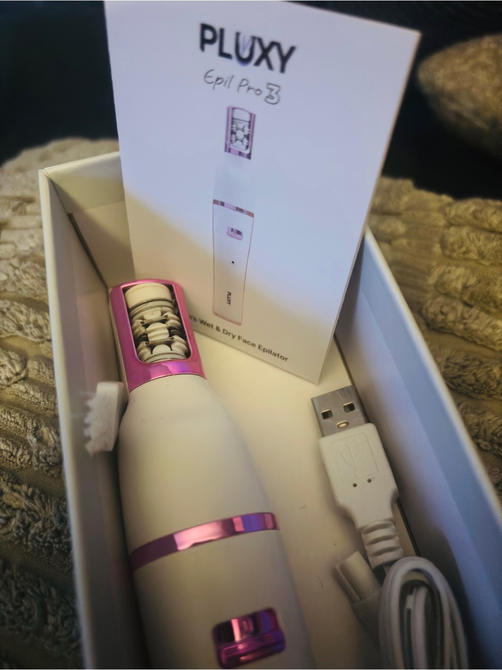 PLUXY Facial Epilator - White/Pink Compact Hair Remover